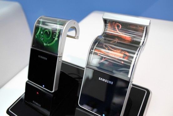 三星于2011年展示的柔性OLED显示屏